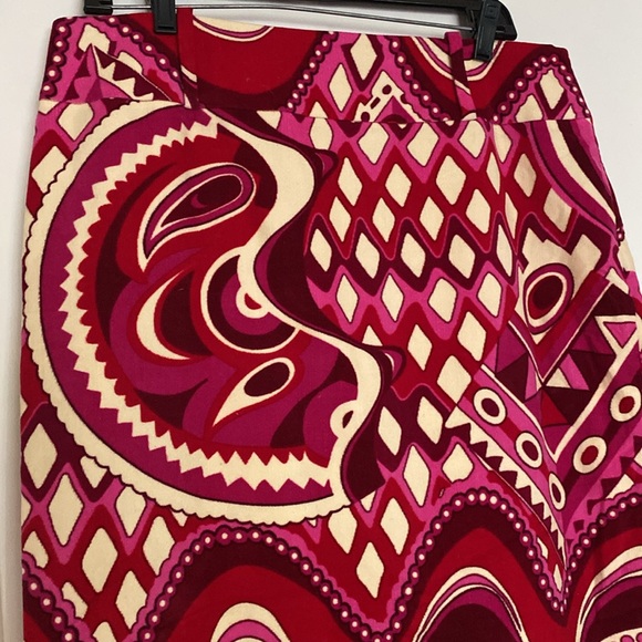 D&G 💯 Cotton Velvet Beautiful Print Skirt Never Used Made in Italy 🇮🇹 - Picture 2 of 16